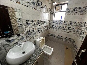 Master Bedroom in 3 BHK Builder Floor at Spazedge, Sector 47 – for Rent