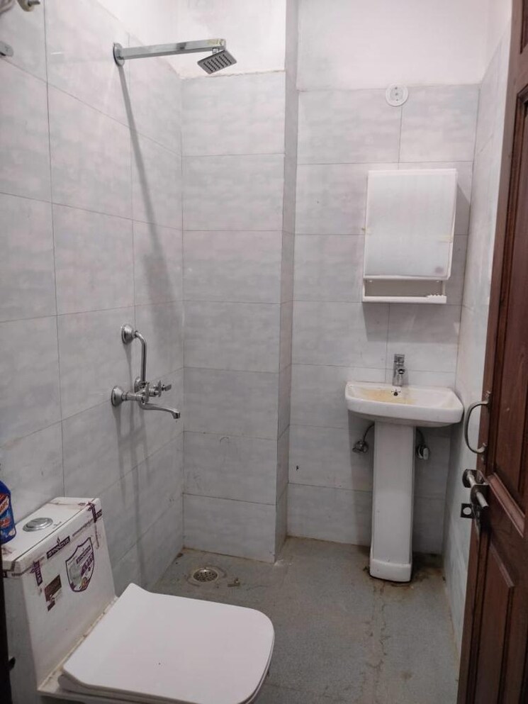 Bathroom, adchini 2 Bedroom 800 Sq.Ft. Apartment In Adchini Delhi 8116757