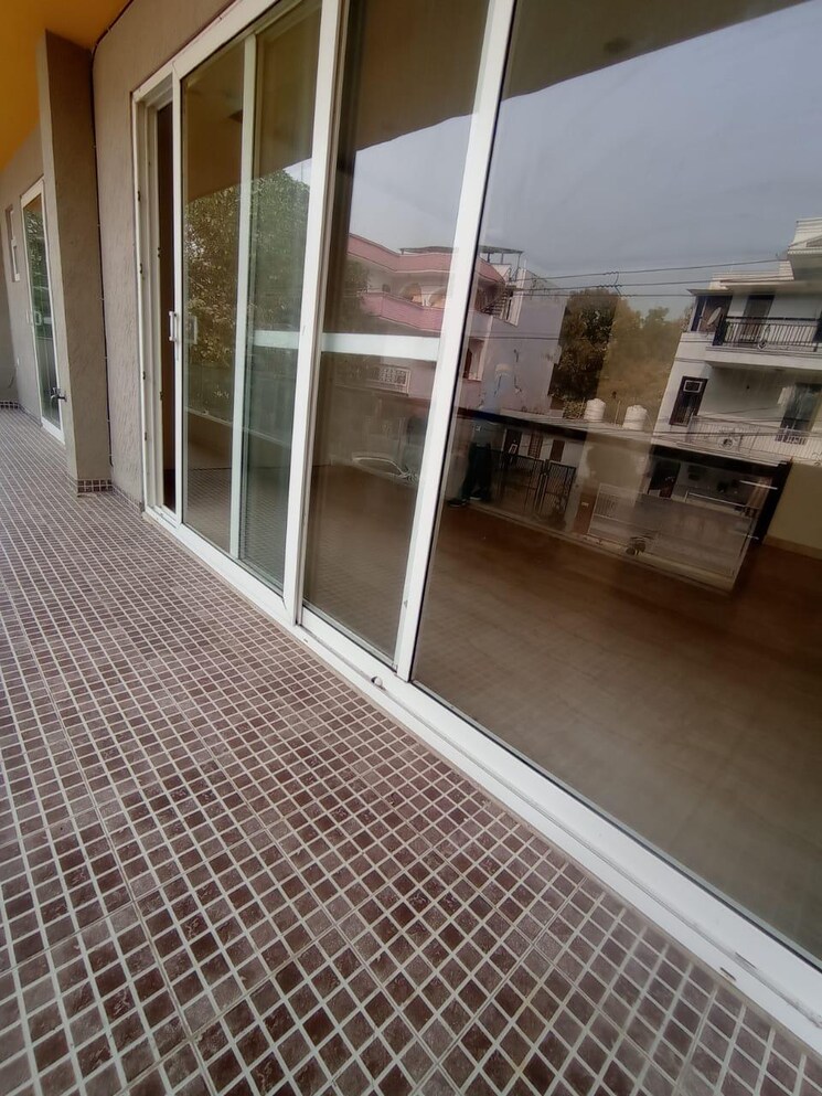 Balcony, sector 21 3 Bedroom 2440 Sq.Ft. Builder Floor In Sector 21 Gurgaon 8116853