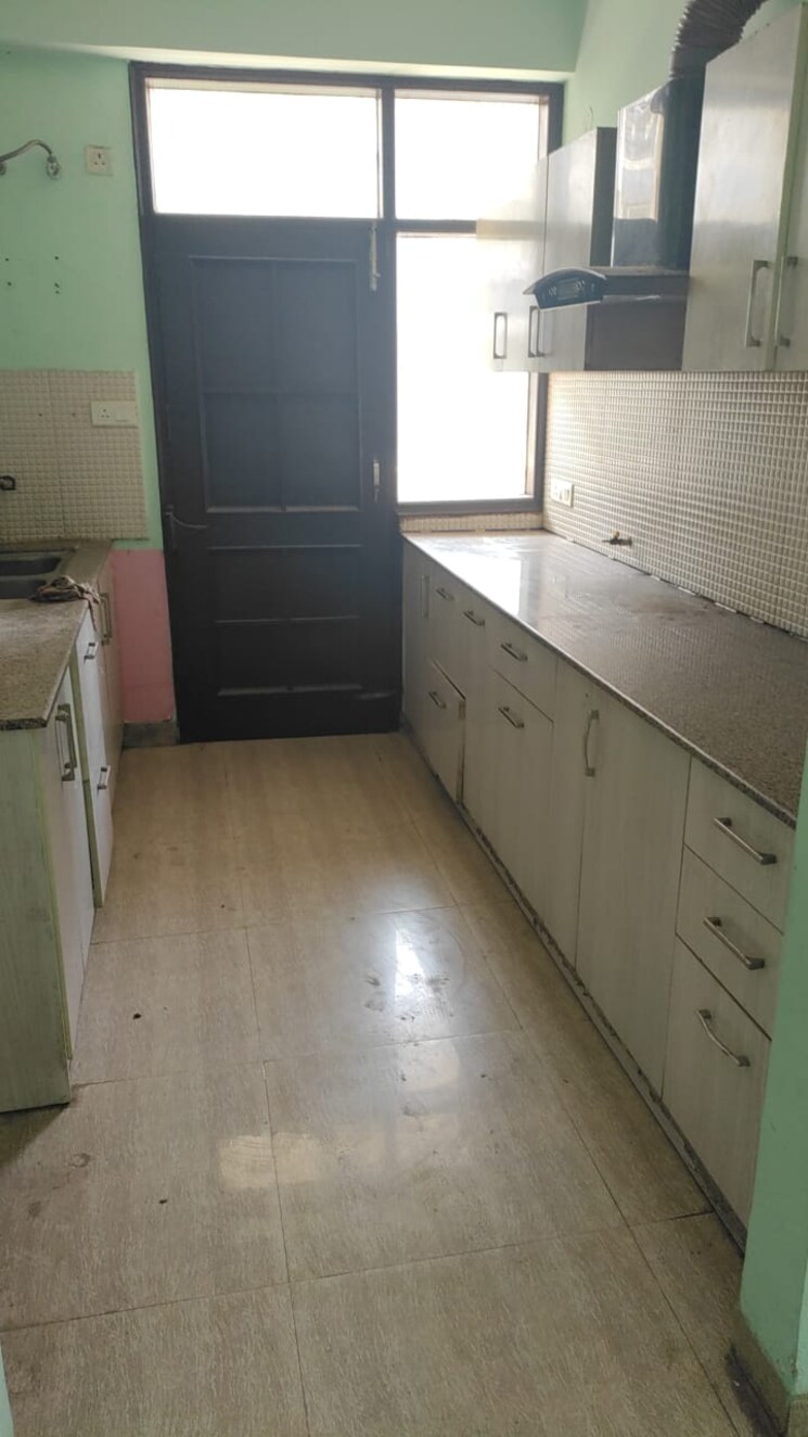 Kitchen, dhakoli village 4 Bedroom 2200 Sq.Ft. Apartment In Dhakoli Village Zirakpur 8116914