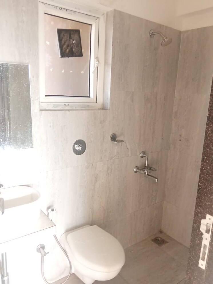 Bathroom, shakti-aura 3 Bedroom 2200 Sq.Ft. Apartment In Ghansoli Navi Mumbai 8116961