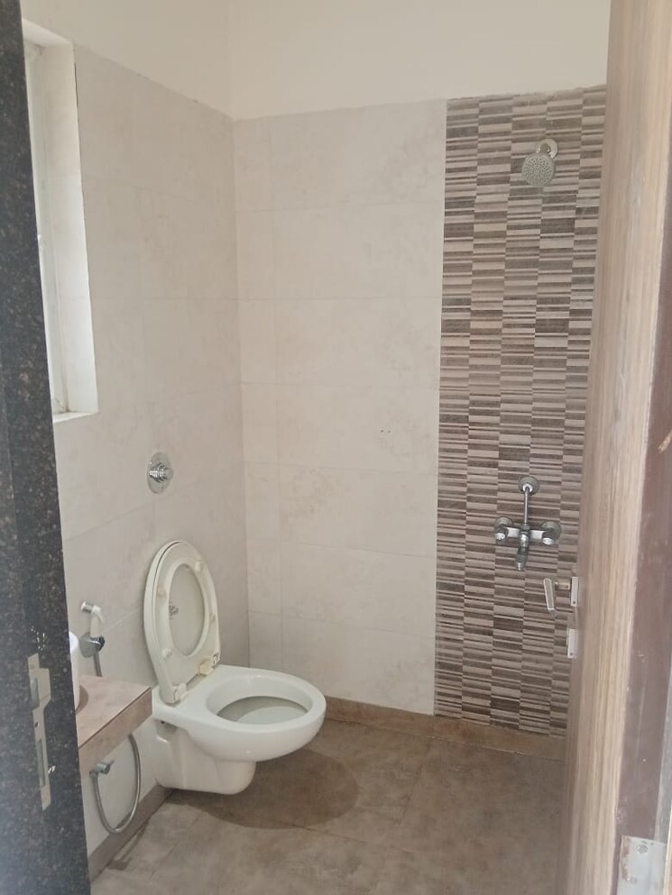 Bathroom, shakti-aura 3 Bedroom 2200 Sq.Ft. Apartment In Ghansoli Navi Mumbai 8116961