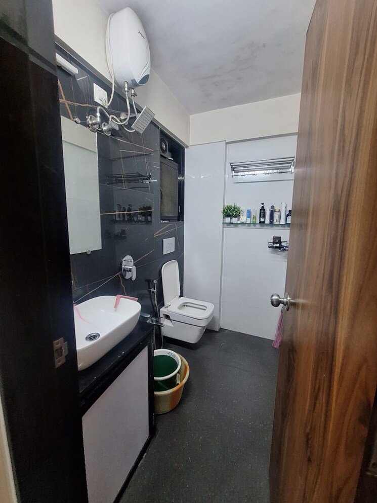 Master Bedroom, damji-shamji-shah-mahavir-classik 2 Bedroom 800 Sq.Ft. Apartment In Powai Mumbai 8116997