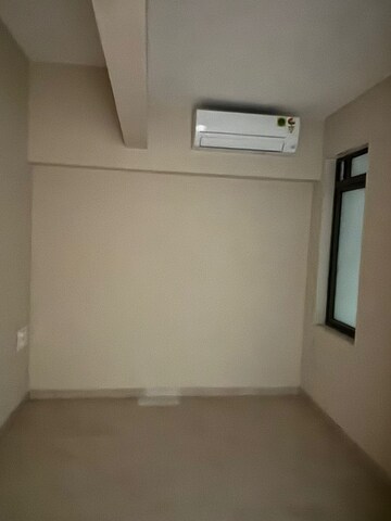 Bedroom in 2 BHK Apartment at Chembur – for Rent