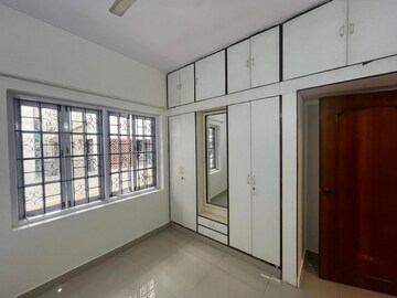 Room in 4 BHK Builder Floor at Langford Road – for Rent