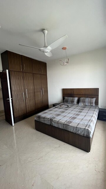 Bedroom in 3 BHK Apartment at Mahalaxmi – for Rent