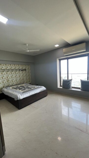 Bedroom in 3 BHK Apartment at Mahalaxmi – for Rent