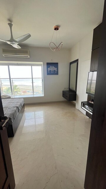 Room in 3 BHK Apartment at Mahalaxmi – for Rent