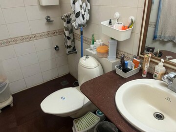 Team Area in 3 BHK Apartment at Brigade Lavelle 1, Lavelle Road – for Rent