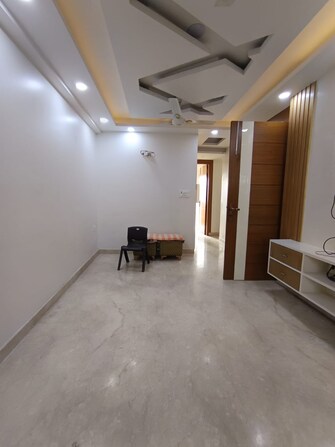 3 BHK Apartment For Rent in Navbharat Apartments Paschim Vihar Delhi  8117115