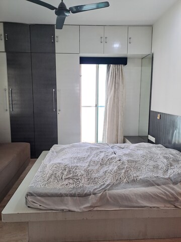 Bedroom in 2 BHK Apartment at Juhu – for Rent