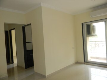 Room in 2 BHK Apartment at Siddhi Highland Haven, Balkum Pada – for Sale