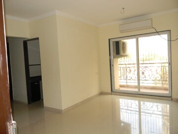 Room in 2 BHK Apartment at Siddhi Highland Haven, Balkum Pada – for Sale