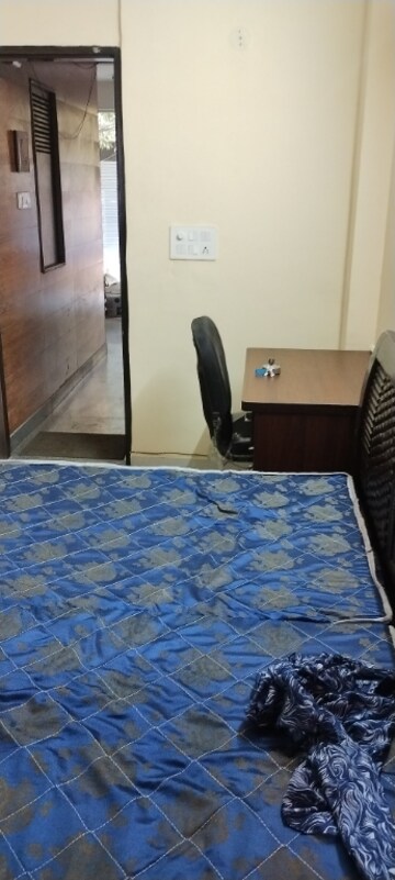 Bedroom in 1 RK Builder Floor at DLF City Phase V, Dlf Phase V – for Rent
