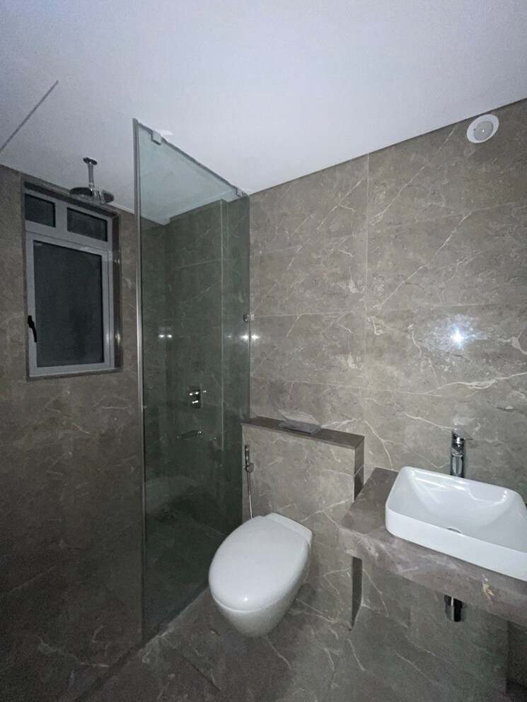Bathroom, oberoi-sky-city 3 Bedroom 1073 Sq.Ft. Apartment In Borivali East Mumbai 8117256