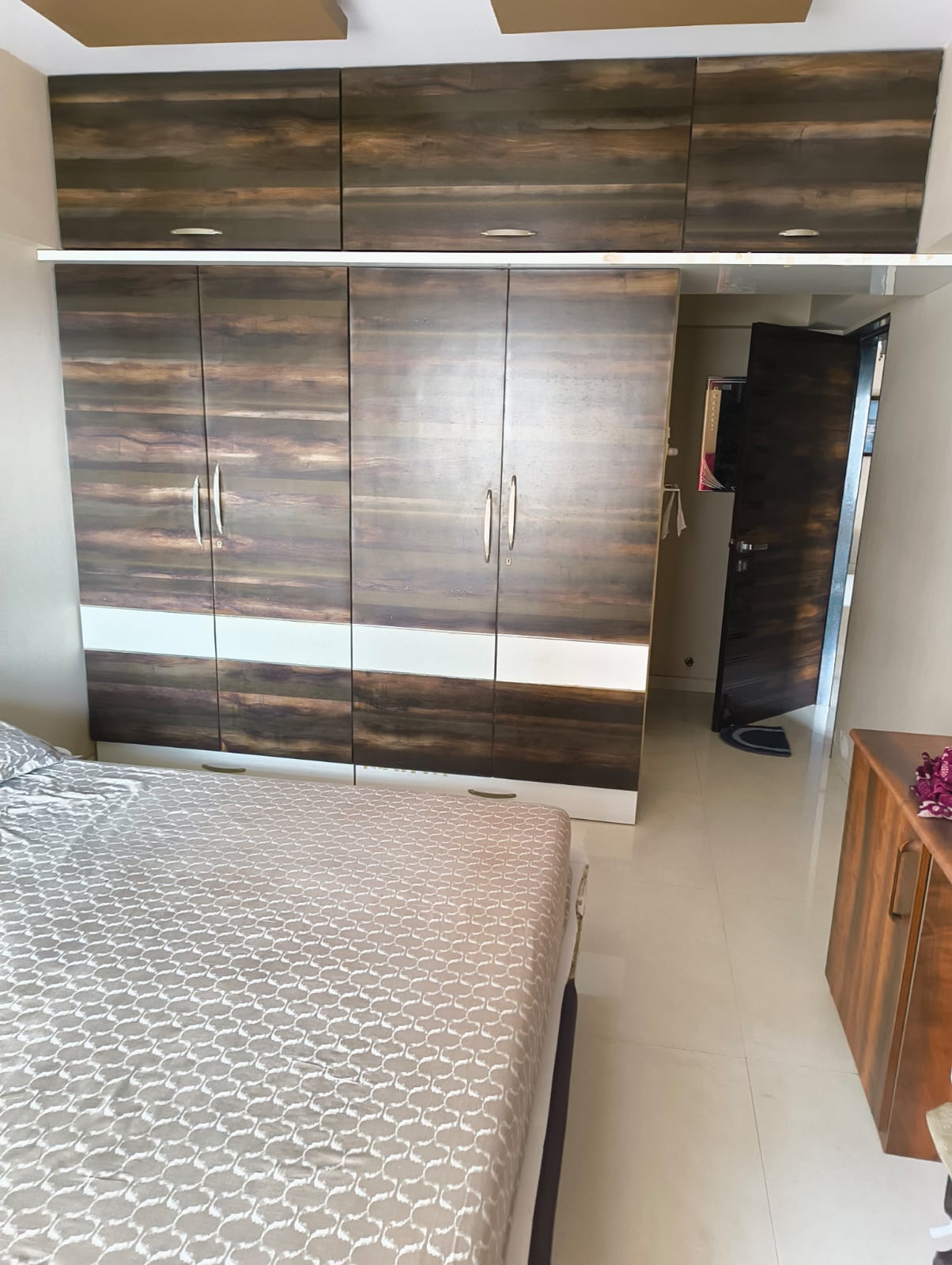 2 BHK Apartment For Sale in Ostwal Tower