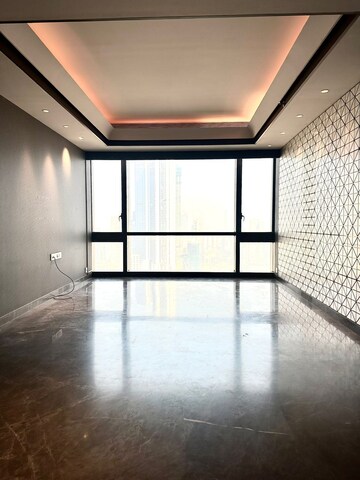 Room in 4 BHK Apartment at Lodha Trump Tower, Worli – for Rent