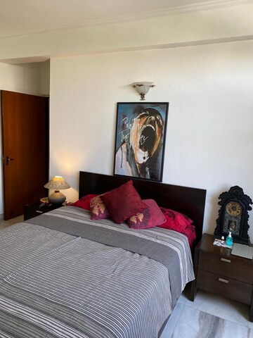 Bedroom in 3 BHK Apartment at Suncity Essel Tower, Sector 28 – for Rent