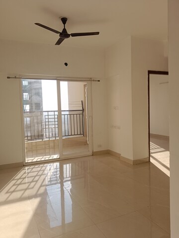 Room in 2 BHK Apartment at Ace Divino, Sector 1 Greater Noida – for Rent