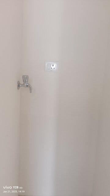 Room in 1 BHK Apartment at Ashar Axis, Majiwada – for Rent