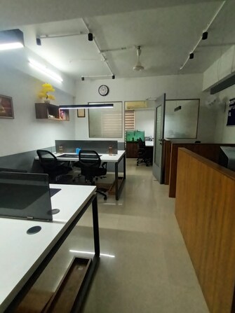 Commercial Office Space 350 Sq.Ft. For Rent in Adajan Surat  8117490