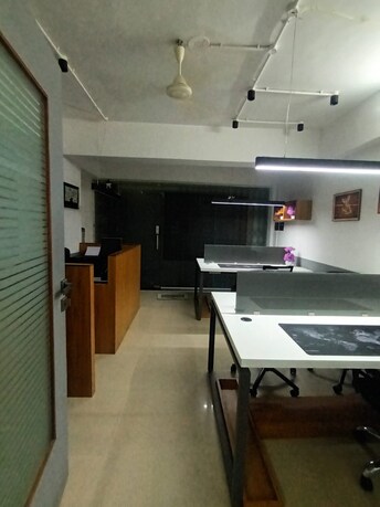 Commercial Office Space 350 Sq.Ft. For Rent in Adajan Surat  8117490