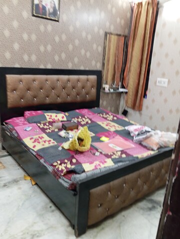 Bedroom in 2.5 BHK Builder Floor at Krishna Nagar – for Rent