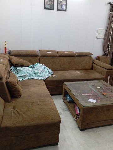 Living Room in 2.5 BHK Builder Floor at Krishna Nagar – for Rent