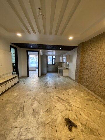 Parking in 3 BHK Builder Floor at Paschim Vihar – for Rent