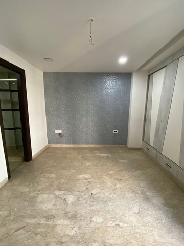 Room in 3 BHK Builder Floor at Paschim Vihar – for Rent