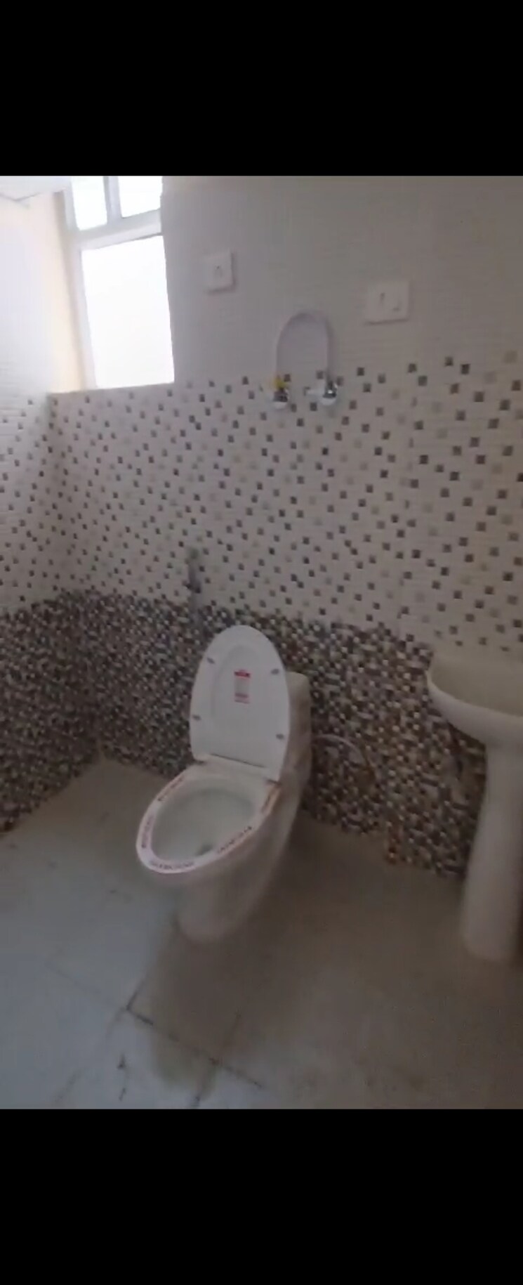 Bathroom, eureka-diya-green-city 2 Bedroom 968 Sq.Ft. Apartment In Raj Nagar Extension Ghaziabad 8117531