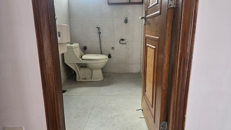 Bathroom, sector 6 dwarka 2.5 Bedroom 1450 Sq.Ft. Apartment In Sector 6, Dwarka Delhi 8117544