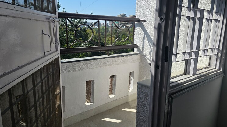 Balcony, sector 6 dwarka 2.5 Bedroom 1450 Sq.Ft. Apartment In Sector 6, Dwarka Delhi 8117544