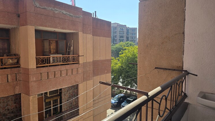 Balcony, sector 6 dwarka 2.5 Bedroom 1450 Sq.Ft. Apartment In Sector 6, Dwarka Delhi 8117544