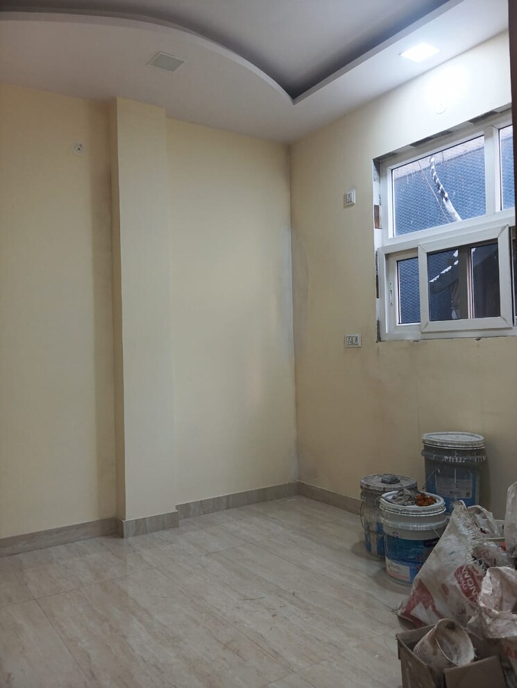 Room, rohini sector 25 2 Bedroom 550 Sq.Ft. Builder Floor In Rohini Sector 25 Delhi 8117574