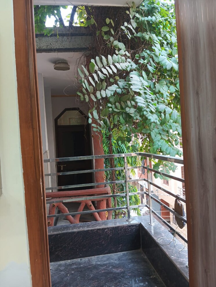 Balcony, rohini sector 25 2 Bedroom 550 Sq.Ft. Builder Floor In Rohini Sector 25 Delhi 8117574