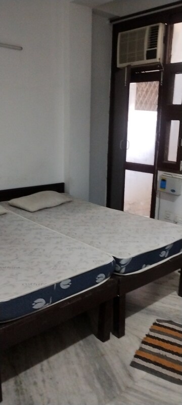 Bedroom in 1 BHK Builder Floor at Sector 54 – for Rent