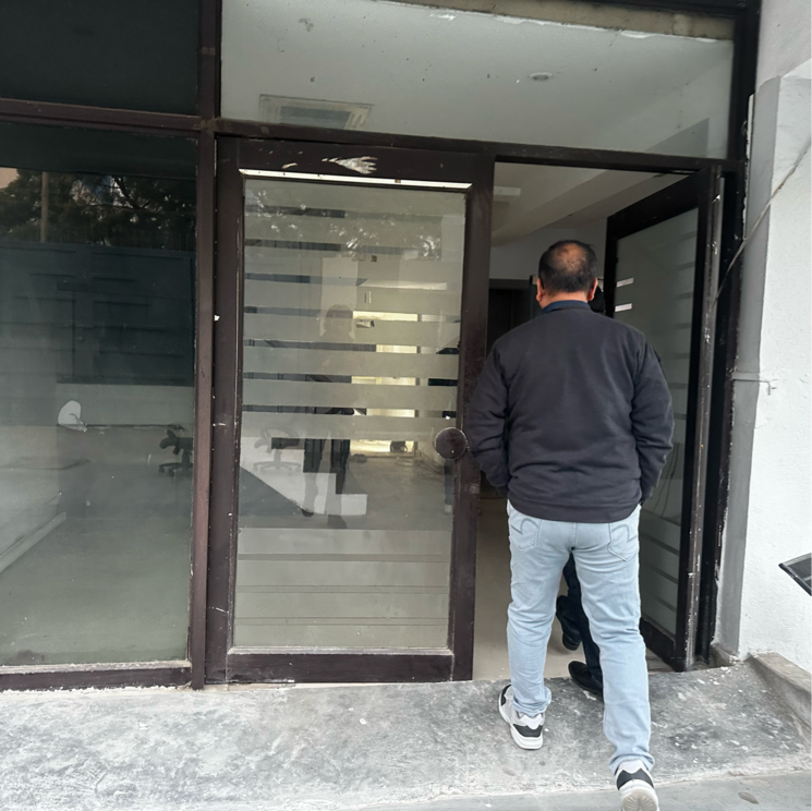  Parking, dlf-industrial-estate Commercial Industrial Plot 1200 Sq.Yd. In Ip Colony Faridabad 8117578