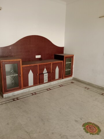 Room in 2 BHK Builder Floor at Sector 17 – for Rent
