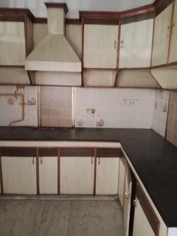 Kitchen in 2 BHK Builder Floor at Sector 17 – for Rent