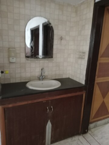 Bathroom in 2 BHK Builder Floor at Sector 17 – for Rent