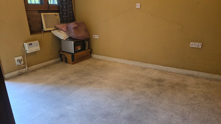 Room, sector 3 dwarka 3 Bedroom 1500 Sq.Ft. Apartment In Sector 3 Dwarka Delhi 8117593