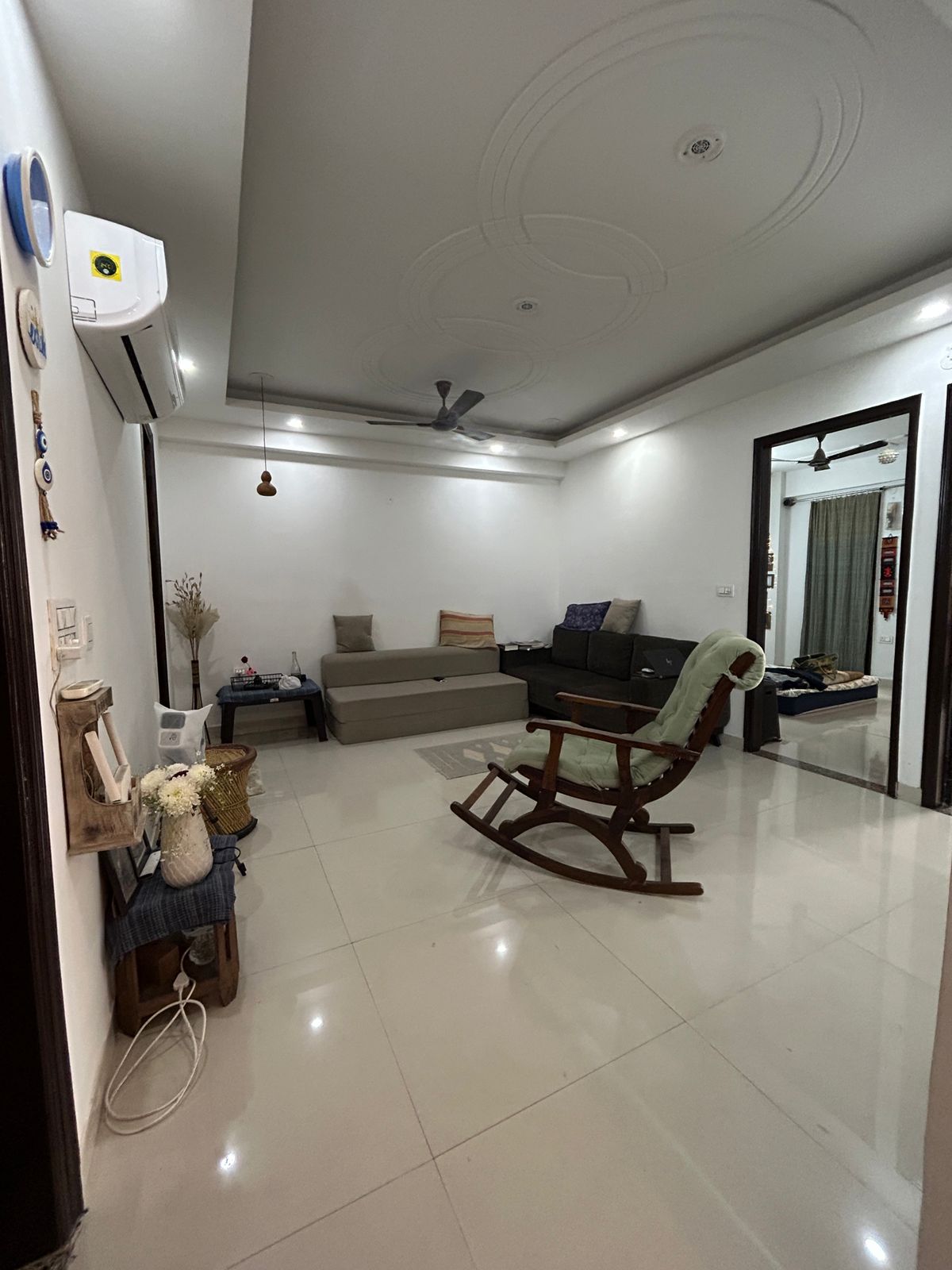3.5 BHK + Servant Room Apartment For Sale in Millenium Residency
