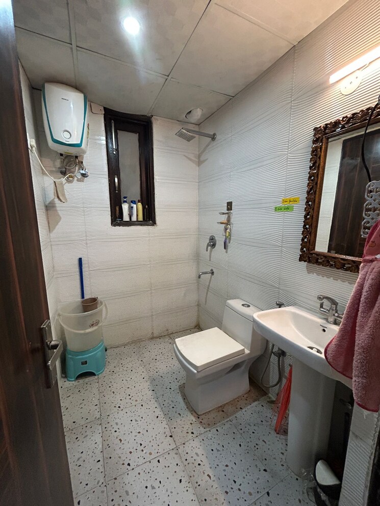 Bathroom, millenium-residency 3.5 Bedroom 2300 Sq.Ft. Apartment In Sector 47 Gurgaon 8117613