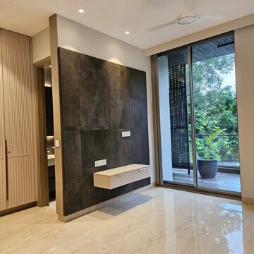 Room in 4 BHK Builder Floor at Janakpuri – for Rent