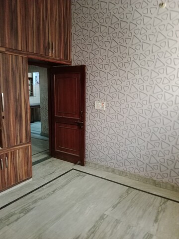 Room in 2 BHK Builder Floor at Sector 17 – for Rent