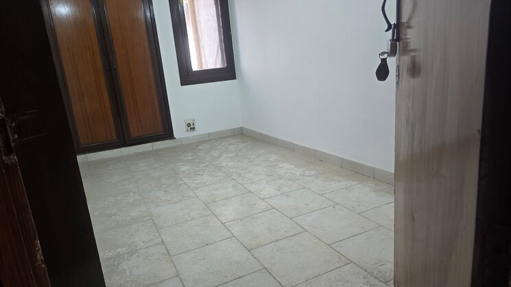 Room, sector 3 dwarka 2.5 Bedroom 1500 Sq.Ft. Apartment In Sector 3 Dwarka Delhi 8117623