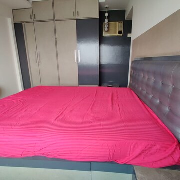 Bedroom in 3.5 BHK Apartment at Trikuta Tower, Powai – for Rent
