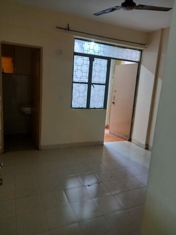 Room in 1 BHK Apartment at Ninex RMG Residency, Sector 37c – for Rent