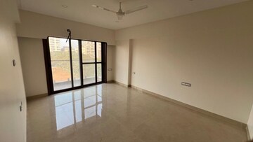 Room in 4 BHK Apartment at Diamond Garden, Chembur – for Rent